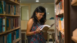 EXCLUSIVE: चकनाचूर हो रहा विदेश में पढ़ने का ख़्वाब, स्कॉलरशिप की प्रोसेस में सरकारी देरी से स्टूडेंट्स का साल खराब हुआ