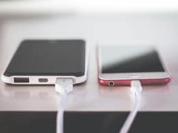 मोबाइल चार्जर हो गया है खराब? न लें टेंशन, Flipkart दे रहा Apple, Samsung, OnePlus के Chargers पर बंपर डिस्काउंट मोबाइल चार्जर हो गया है खराब? न लें टेंशन, Flipkart दे रहा Apple, Samsung, OnePlus के Chargers पर बंपर डिस्काउंट