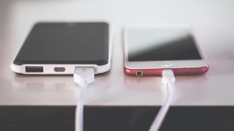 मोबाइल चार्जर हो गया है खराब? न लें टेंशन, Flipkart दे रहा Apple, Samsung, OnePlus के Chargers पर बंपर डिस्काउंट मोबाइल चार्जर हो गया है खराब? न लें टेंशन, Flipkart दे रहा Apple, Samsung, OnePlus के Chargers पर बंपर डिस्काउंट