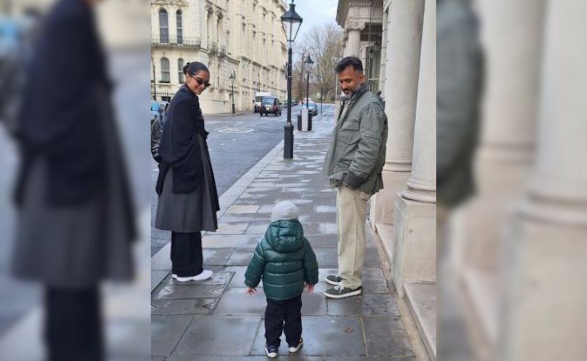 A Picture-Perfect Moment Featuring Sonam Kapoor, Anand Ahuja And Their Son Vayu