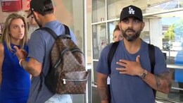 Virat Kohli Angry Video : मेलबर्न विमानतळावर विराट कोहली भडकला, महिला पत्रकाराची काढली खरडपट्टी