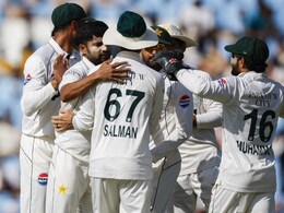 Bowlers Bring Pakistan Back Into First Test In South Africa