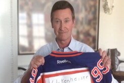 Trump Makes X-Mas Revalation: Make Wayne Gretzky Next Canadian PM | Trump's Inaugural Fund Set To Break $107 Mn Record Trump Makes X-Mas Revalation: Make Wayne Gretzky Next Canadian PM | Trump's Inaugural Fund Set To Break $107 Mn Record
