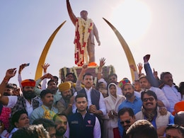 सुखदेव सिंह गोगामेड़ी की बरसी, प्रतिमा का अनावरण कर पत्नी बोलीं- हमारा समाज बदला लेना जानता है... सुखदेव सिंह गोगामेड़ी की बरसी, प्रतिमा का अनावरण कर पत्नी बोलीं- हमारा समाज बदला लेना जानता है...