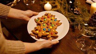 Christmas 2025: सांता कुकीज से लेकर चीज पोटेटो बॉल्स तक, क्रिसमस पार्टी में बच्चों के लिए बनाएं ये झटपट रेसिपी