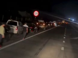 Over 50 Cars Punctured Due To Iron Board On Mumbai-Nagpur Highway Over 50 Cars Punctured Due To Iron Board On Mumbai-Nagpur Highway