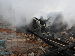 World Top 5: रूस ने यूक्रेन पर की मिसाइलों और ड्रोन की बारिश, अजरबैजान का प्लेन क्रैश World Top 5: रूस ने यूक्रेन पर की मिसाइलों और ड्रोन की बारिश, अजरबैजान का प्लेन क्रैश