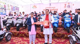 राजस्थान में टॉपर लड़कियों को नहीं मिलेगी स्कूटी, जानें नई योजना में छात्राओं को अब कितने रुपये मिलेंगे