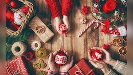 Christmas 2024 Wishes: मित्रपरिवार आणि नातेवाईकांना मराठीतून पाठवा नाताळच्या खास शुभेच्छा &nbsp;