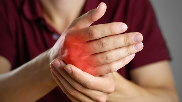 Pregnancy is a unique phase during which hormonal shifts can temporarily alter how arthritis behaves