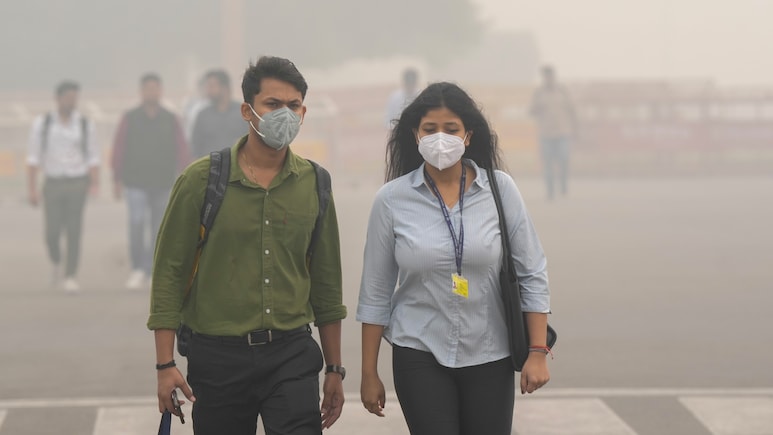 Air Quality In Delhi Improves But Remains Under "Poor" Category Air Quality In Delhi Improves But Remains Under "Poor" Category