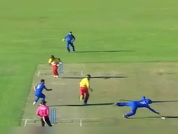 VIDEO: रोमांच की सारी हदें हुई पार, आखिरी गेंद पर निकला मैच का परिणाम और पागल हो गए फैंस