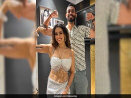 Sanya Malhotra's Intense Workout Was How She Looked So Fine In The <i>Aankh</i> Music Video Sanya Malhotra's Intense Workout Was How She Looked So Fine In The <i>Aankh</i> Music Video