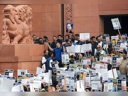 संसद में हुई धक्कामुक्की मामला: क्राइम ब्रांच की टीम जाएगी संसद संसद में हुई धक्कामुक्की मामला: क्राइम ब्रांच की टीम जाएगी संसद