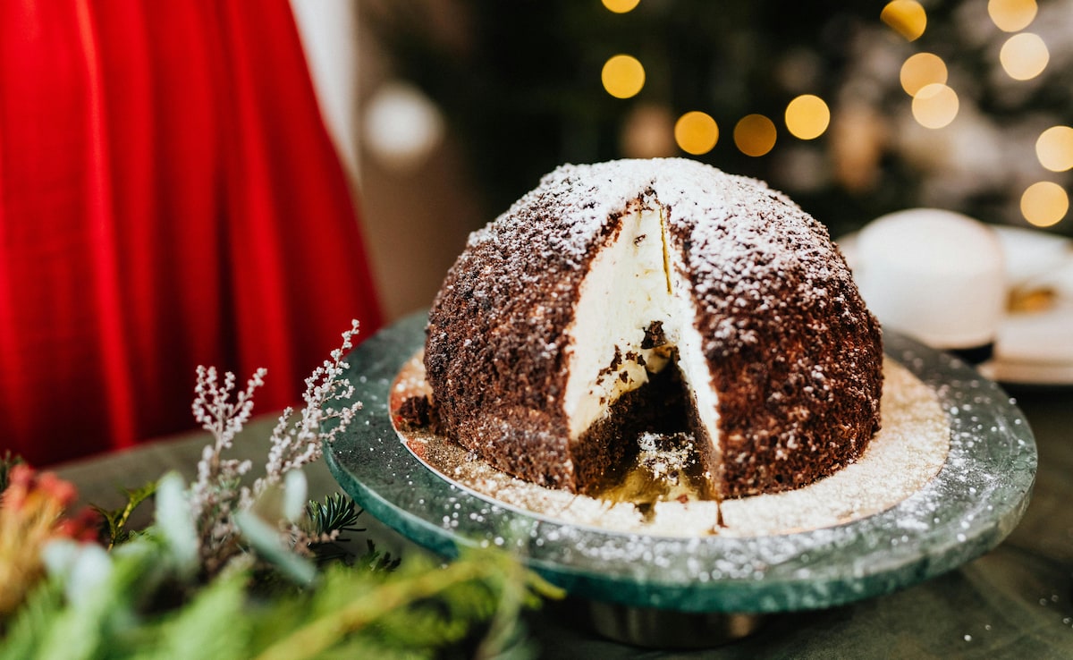 Enjoy plum cake from iconic bakery In Bandra to immerse yourself into Christmas celebrations Enjoy plum cake from iconic bakery In Bandra to immerse yourself into Christmas celebrations
