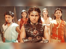 पृथ्वी राज चौहान की स्टार कास्ट का 18 साल बाद रियूनियन, बदला लुक देख पहचानना हुआ मुश्किल तो एक शख्स को ढूंढते दिखे फैंस पृथ्वी राज चौहान की स्टार कास्ट का 18 साल बाद रियूनियन, बदला लुक देख पहचानना हुआ मुश्किल तो एक शख्स को ढूंढते दिखे फैंस