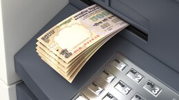 ATM Withdrawal : एटीएममधून पैसे काढणे महागले; 1 मे पासून नवा नियम लागू