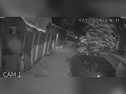 Video: Teen Crashes Porsche Into Parked 2-Wheelers In Mumbai Video: Teen Crashes Porsche Into Parked 2-Wheelers In Mumbai