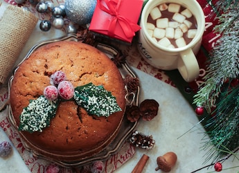5 Christmas Cakes From Around The World That Will Make Your Holiday Extra Sweet 5 Christmas Cakes From Around The World That Will Make Your Holiday Extra Sweet