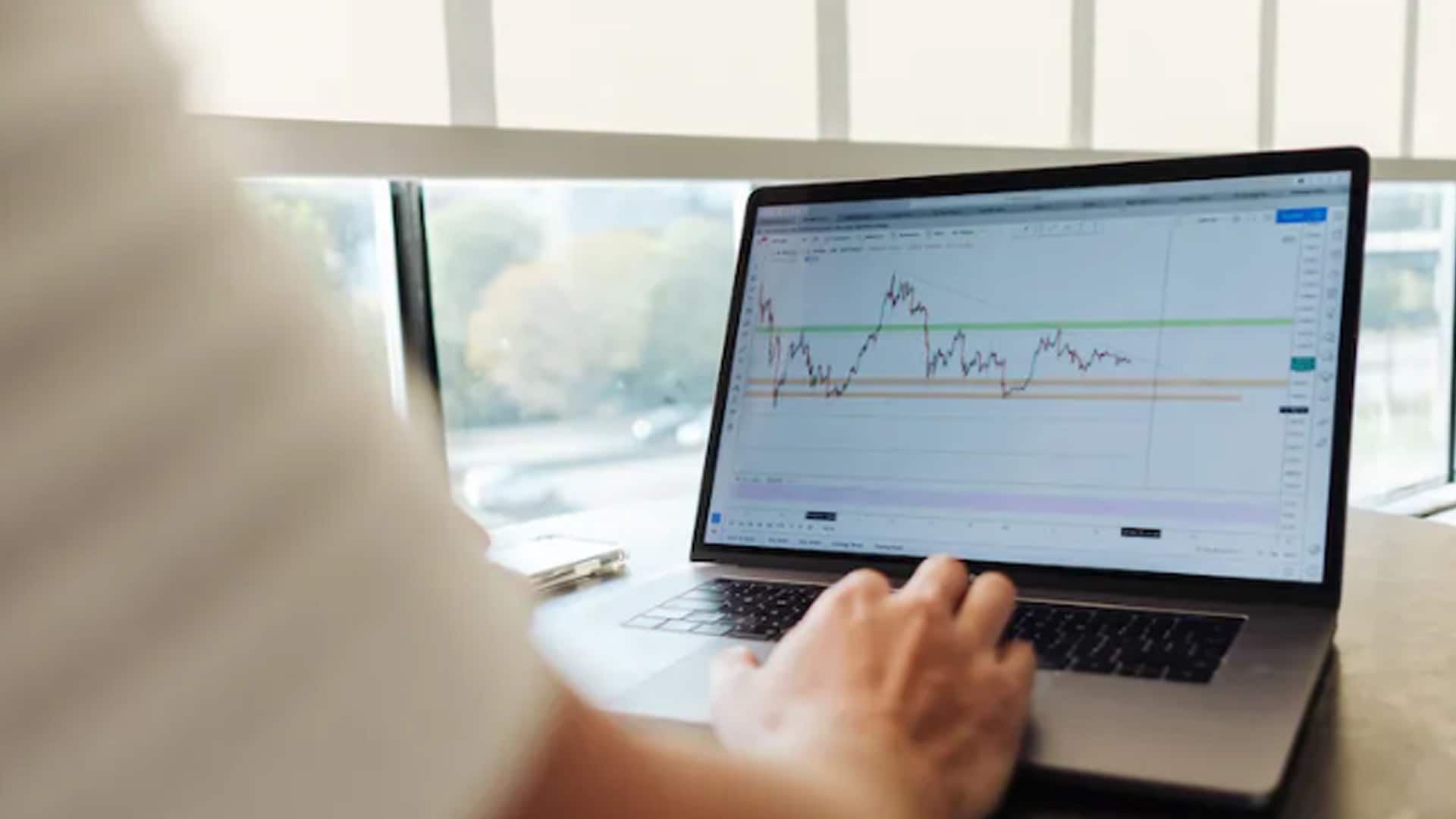 Asian Stock Markets Eke Out Gains For The Year | ADM CEO Juan Luciano To Resign?