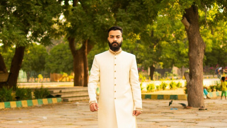 शानदार कुर्ते से लेकर शेरवानी धोती तक, मेंस ट्रेडिशनल आउटफिट्स की ये सेल है काफी बजट-फ्रेंडली शानदार कुर्ते से लेकर शेरवानी धोती तक, मेंस ट्रेडिशनल आउटफिट्स की ये सेल है काफी बजट-फ्रेंडली