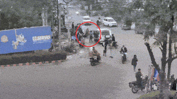 परीक्षा देकर घर लौट रही 10वीं क्लास की छात्रा का थाने के सामने से अपहरण, बोलेरो गाड़ी में आये थे बदमाश&nbsp;