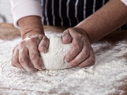 रोटी बनाने से पहले आटे में मिलाएं ये एक चीज, कब्ज की समस्या में झट से मिलेगा आराम रोटी बनाने से पहले आटे में मिलाएं ये एक चीज, कब्ज की समस्या में झट से मिलेगा आराम