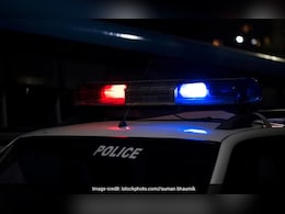 केरल: किसी और के साथ कार में थी पत्नी, पति ने पीछा किया और लगा दी आग केरल: किसी और के साथ कार में थी पत्नी, पति ने पीछा किया और लगा दी आग