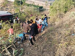 Chhindwara Bus Accident: अयोध्या से रामलला के दर्शन कर लौट रहे श्रद्धालुओं की बस छिंदवाड़ा में पलटी,15 घायल