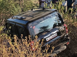 सांसद राजकुमार रोत की गाड़ी पलटी, बांसवाड़ा में अनियंत्रित हुई Scorpio कार