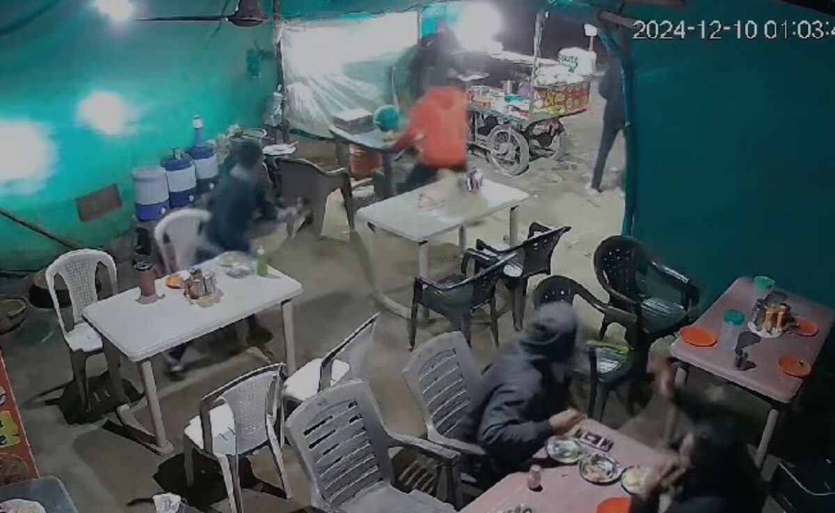 Video: SUV Enters Restaurant In Gujarat, Rams Tables