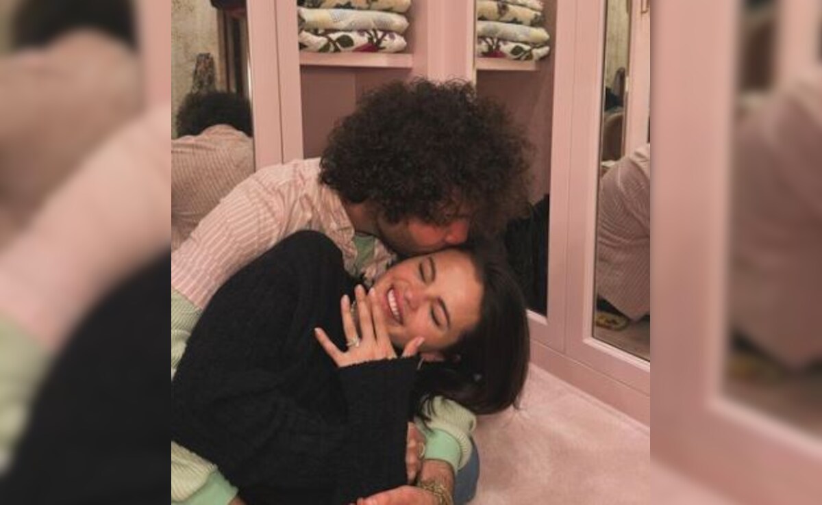 Selena Gomez And Benny Blanco Are Now Engaged: "Forever Begins Now"