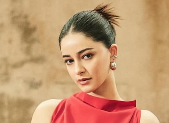 When In Chennai, Ananya Panday Relishes Ghee Podi Idli When In Chennai, Ananya Panday Relishes Ghee Podi Idli