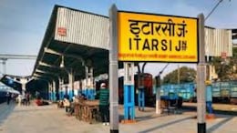 Raid: इटारसी रेलवे बुकिंग कार्यालय में छापा, सरकारी कोष में 4.50 लाख कम मिले, 2 कर्मचारी निलंबित