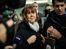 ''उसे जेल में ही मरना चाहिए'': फ्रांसीसी रेपिस्ट डोमिनिक पेलिकॉट के प्रति भारी नफरत से भरी है उसकी बेटी ''उसे जेल में ही मरना चाहिए'': फ्रांसीसी रेपिस्ट डोमिनिक पेलिकॉट के प्रति भारी नफरत से भरी है उसकी बेटी