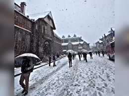 हिमाचल प्रदेश में सीजन की पहली बर्फबारी, शिमला और किन्नौर में तापमान गिरा हिमाचल प्रदेश में सीजन की पहली बर्फबारी, शिमला और किन्नौर में तापमान गिरा