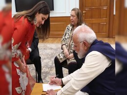 Prime Minister Narendra Modi Signs Autographs For Kareena Kapoor's Sons Taimur And Jeh. See Viral Pic Prime Minister Narendra Modi Signs Autographs For Kareena Kapoor's Sons Taimur And Jeh. See Viral Pic