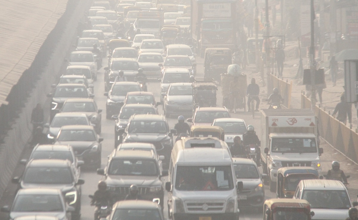 Is Poor Air Quality Making Dengue Recovery Harder? Punjab Doctors Raise Alarm