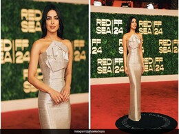 Priyanka Chopra Was A Festive Sparkler In A Strapless Silver Oscar De La Renta Gown Priyanka Chopra Was A Festive Sparkler In A Strapless Silver Oscar De La Renta Gown
