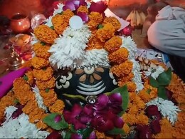 भव्य तरीके से सजाया गया शिवलिंग, आज कुछ इस तरह से की गई 46 साल बाद खुले संभल के मंदिर में पूजा भव्य तरीके से सजाया गया शिवलिंग, आज कुछ इस तरह से की गई 46 साल बाद खुले संभल के मंदिर में पूजा