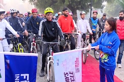 Sports Minister Mansukh Mandaviya Joins Jawans, Police In 'Fit India Sunday On Cycle' initiative Sports Minister Mansukh Mandaviya Joins Jawans, Police In 'Fit India Sunday On Cycle' initiative