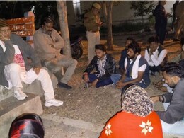 Rajasthan: पूर्व मंत्री का देर रात धरना खत्‍म, पुल‍िस के समझाने पर माने भरत स‍िंह 