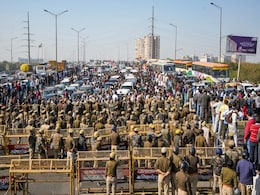 Massive Traffic Jam At Delhi Border As Rahul Gandhi Stopped On Way To UP Massive Traffic Jam At Delhi Border As Rahul Gandhi Stopped On Way To UP