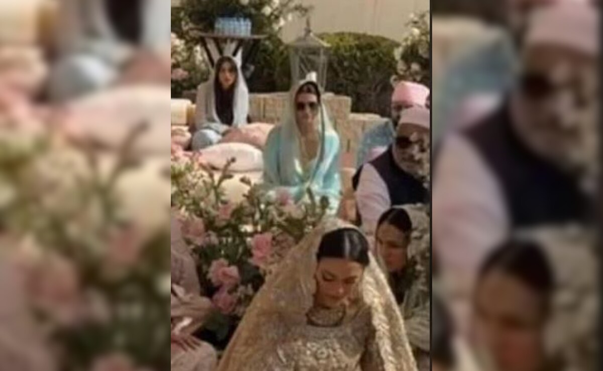 Kriti Sanon Spotted At Rumoured Boyfriend Kabir Bahia's Family Wedding. The Internet Explodes