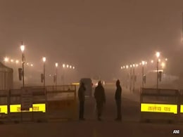 Over 160 Flights Impacted, Train Ops Hit As Dense Fog Blankets Delhi-NCR Over 160 Flights Impacted, Train Ops Hit As Dense Fog Blankets Delhi-NCR
