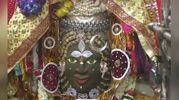 New Year के पहले दिन ऐसे सजे बाबा महाकाल, दर्शन के लिए जुटी भारी भीड़ तो प्रबंधन को करना पड़ा ये