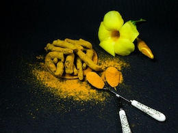 कच्ची हल्दी, सूखी हल्दी या फिर हल्दी पाउडर, क्या है सेहत के लिए ज्यादा फायदेमंद, जानिए यहां कच्ची हल्दी, सूखी हल्दी या फिर हल्दी पाउडर, क्या है सेहत के लिए ज्यादा फायदेमंद, जानिए यहां