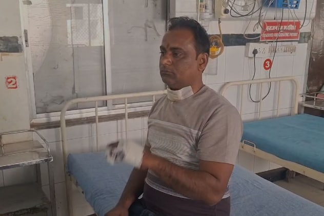 घायल मुकेश घायल मुकेश