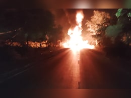 CG: ईंधन टैंकर में लगी भीषण आग,चालक-हेल्पर जिंदा जले, ऐसे हुआ दर्दनाक हादसा  CG: ईंधन टैंकर में लगी भीषण आग,चालक-हेल्पर जिंदा जले, ऐसे हुआ दर्दनाक हादसा
