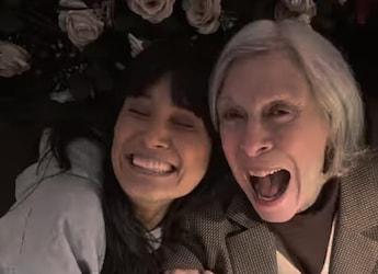Strangers-Turned-Friends Reunite At Same Restaurant Where They First Met A Year Ago Strangers-Turned-Friends Reunite At Same Restaurant Where They First Met A Year Ago